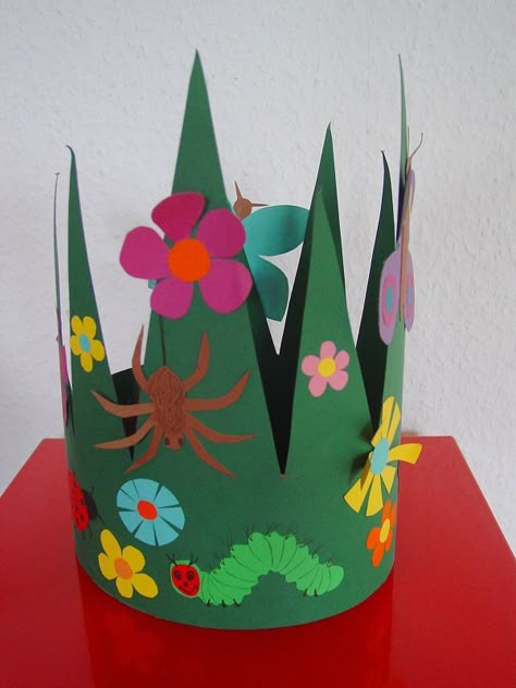 Spring Crown, Storytime Crafts, Spring Hat, Paper Hats, Earth Day Crafts, Spring Preschool, Spring Hats, Easter Bonnet, Crazy Hats