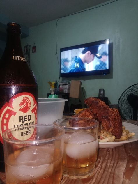 Redhorse Beer Prank, Red Horse Beer Aesthetic, Alcoholic Snapchat, Drinks Pictures, Alcoholic Drinks Pictures, Wallpaper Ocean, Fake Photos, Album Cover Wallpaper Collage, Beer Cheers