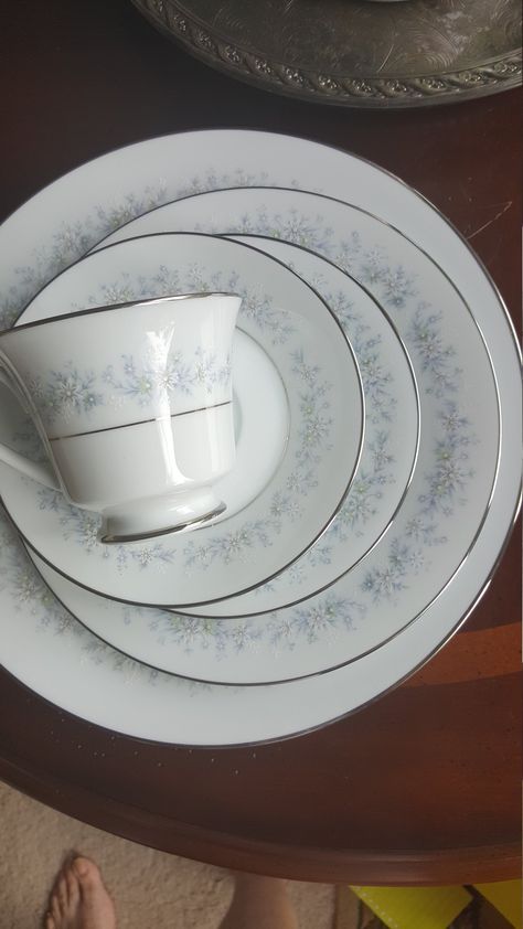 Excited to share the latest addition to my #etsy shop: 1970s Noritake Marywood Fine China Dinnerware, Vintage 5 Place Setting Platinum Trim, Classy Tea Formal Dinner Set Luxury Vintage China Set https://etsy.me/2MD070S #housewares #white #wedding #mothersday #blue #vin Noritake China Patterns Vintage, Dinnerware Sets Luxury, Victorian Dinnerware, Noritake China Patterns, Formal Dinner Setting, Dinnerware Vintage, Vintage Dinnerware Set, Crockery Design, Fine China Dinnerware