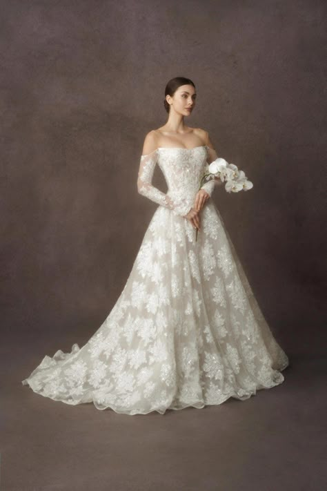 Nicole Felicia Couture, Nicole Felicia, Wedding Dresses Lace Ballgown, Mode Kimono, Wedding Ideas Dresses, Fancy Wedding Dresses, Lace Ball Gowns, Pretty Wedding Dresses, White Wedding Dress