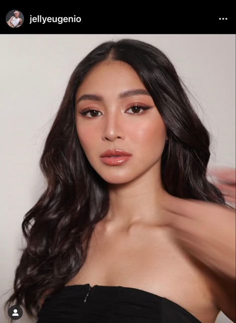 Morena Wedding Makeup, Pictorial Makeup Natural, Debut Make Up Look For Morena, Natural Makeup For Graduation Pictures, Grad Pic Make Up Look, Graduation Pic Makeup Ideas, Jelly Eugenio Makeup, Natural Makeup For Formal Event, Hair And Make Up For Graduation