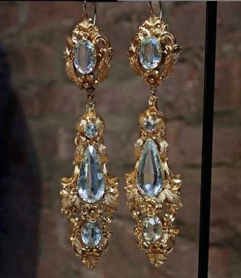 Early Victorian Gaun Abad Pertengahan, Aesthetic Jewellery, Floral Frames, Princess Jewelry, Desi Fits, Fancy Jewellery, Funky Jewelry, Jewelry Lookbook, Royal Jewelry