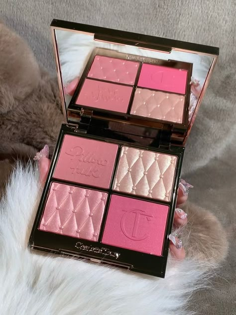 Alat Makeup, Charlotte Tilbury Makeup, Fancy Makeup, Makeup Needs, روتين العناية بالبشرة, Makeup Product, Makeup Obsession, Luxury Makeup, Pink Makeup