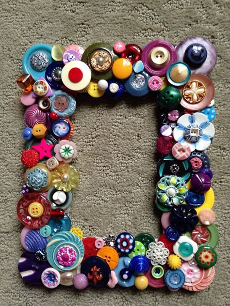 Vintage Buttons Crafts, Button Art Projects, Buttons Crafts Diy, Button Projects, Buttons Crafts, Button Craft, Button Picture, Diy Buttons, Types Of Buttons