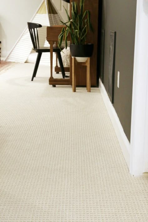 Tips for choosing wall-to-wall carpet in a modern setting from Chris Loves Julia. Upstairs Carpet, Off White Bedrooms, Choosing Carpet, Classic Carpet, Carpet Diy, Wall To Wall Carpet, Basement Carpet, Carpet Pattern, Carpet Decor