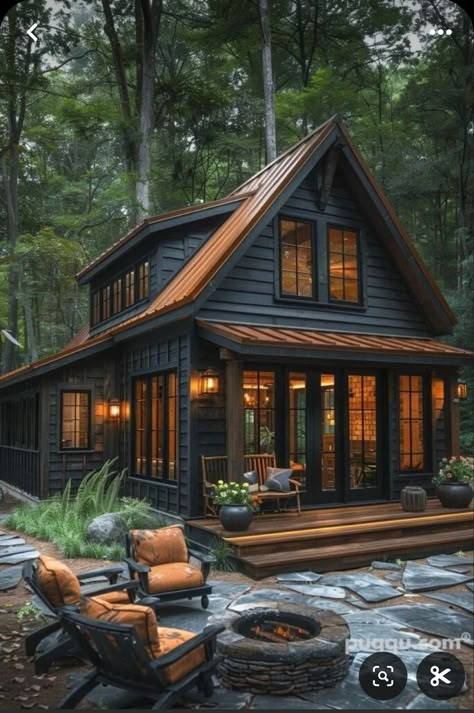 Green House With Copper Roof, Log Cabin Addition Ideas Exterior, Painted Log Cabin Exterior, Cabin Designs, Cabin Aesthetic, Colonial Farmhouse, Cabin Exterior, Inspire Me Home Decor, Barn Style House