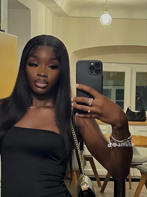 Uk Black Girls Makeup, Soft Makeup Look Natural Simple, Makeup Aesthetic Black Women, Dark Skin Wig, Soft Glam Makeup Dark Skin, Natural Makeup For Black Women Dark Skin, Dark Skin Glam Makeup, Classy Makeup Elegant, Dark Skin Girls Pretty