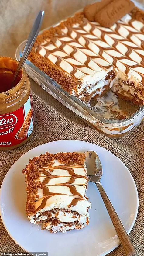 Baker Walla Abu-Eid, 31, shares simple recipe for her world-famous Lotus Biscoff dessert lasagne | Daily Mail Online Funnel Cake Toppings, Biscoff Lasagne, Easy Funnel Cake, Funnel Cake Recipe Easy, Cake Recipe Easy, Biscoff Recipes, Funnel Cake Recipe, Lotus Biscoff, Kinds Of Desserts