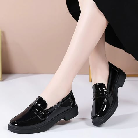 Black loafers outfit