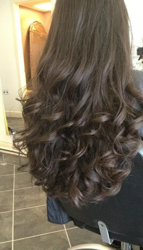 Curling Straight Hair, Korean Short Hair, Hair Inspiration Long, Curls For Long Hair, Hair Streaks, Relaxed Hair, Curly Hair Tips, Hair Inspo Color, Silky Hair