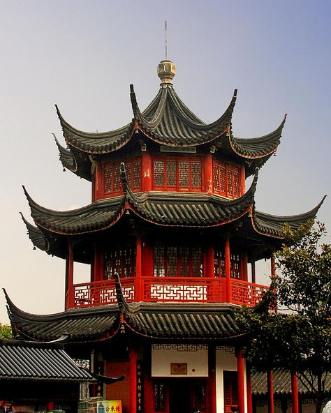 Universe Inspiration, Buddhist Pagoda, Chinese Buildings, China House, Architecture Styles, Chinese Pagoda, Architecture Antique, Ancient Chinese Architecture, Chinese House