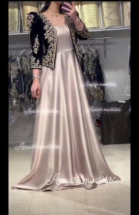 Gown Style Frock Pakistani, Gown Designs With Hijab, Gown Hijab Style, Stylish Wedding Dresses Pakistani, Hijab Outfit For Wedding, New Model Dresses For Women Indian, New Stylish Dress Designs Pakistani, Dresses To Wear To A Wedding Pakistani, Wedding Dresses Ideas Pakistani