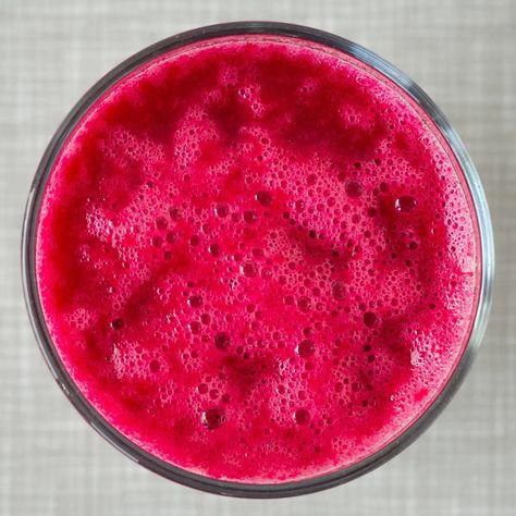 Easy & Tasty Beetroot Carrot Smoothie with Apple, Ginger, and Lemon — Plantbasedredhead Smoothie With Apple, Apple Cranberry Pie, Detox Liver, Ginger And Lemon, Carrot Smoothie, Salmon Rice Bowl, Cranberry Pie, Jalapeno Sauce, Spinach Pie