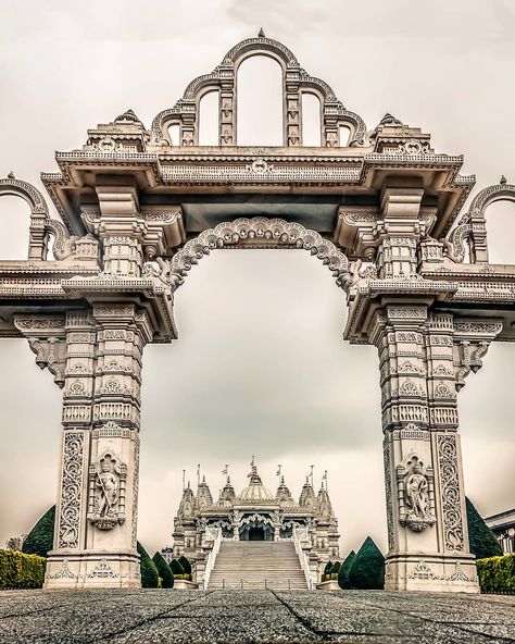 Temple Entrance, Skylight Design, Ghanshyam Maharaj, Secret London, Mural Art Design, Ganpati Decoration At Home, Invite Design, Entrance Gate, Temple Design For Home