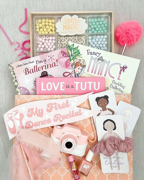 Ballet Recital Bouquet Ideas, First Recital Gift, First Dance Recital Gift, Dance Recital Bouquet Ideas, Dance Recital Flowers, Recital Gifts For Dancers, Dance Recital Gift Ideas, Dance Recital Gifts Diy, Ballet Recital Gifts