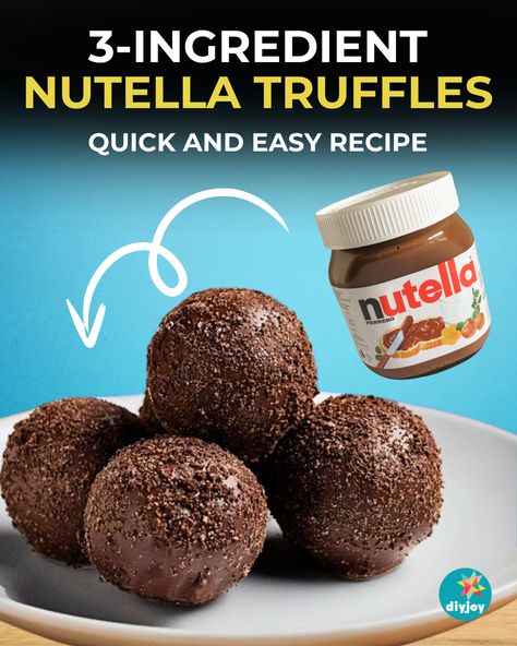 These Nutella truffles only need 3 ingredients, do not require any baking, and are absolutely delicious! These chocolate balls are perfect for sweet snacks or desserts. Find the recipe here. Nutella Truffles 3 Ingredients, Nutella Balls, Chocolate Balls Recipe, Nutella Truffles, Nutella Cookies Recipe, Cornbread Muffins Recipe, How To Make Nutella, Slushie Recipe, Cloud Kitchen