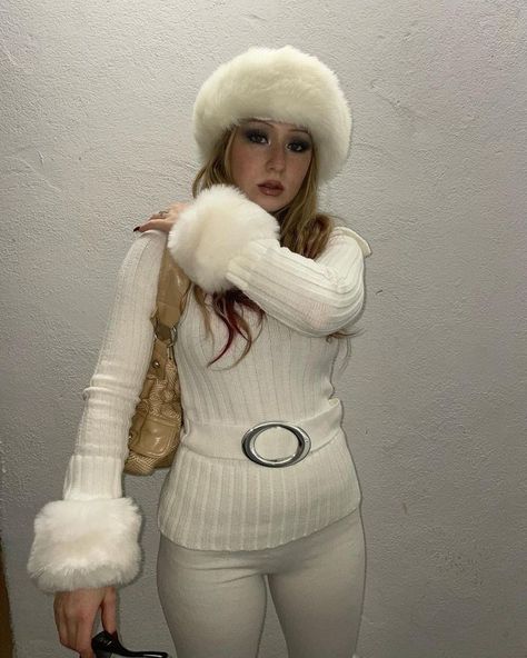 Y2k Fur Coat Outfit, Christmascore Outfits, Y2k Winter Coat, Wintercore Aesthetic Outfit, Bimbocore Outfits Winter, Mcbling Outfits Winter, Mcbling Winter Outfits, Russian Bimbocore Outfits, Fur Sweater Outfit