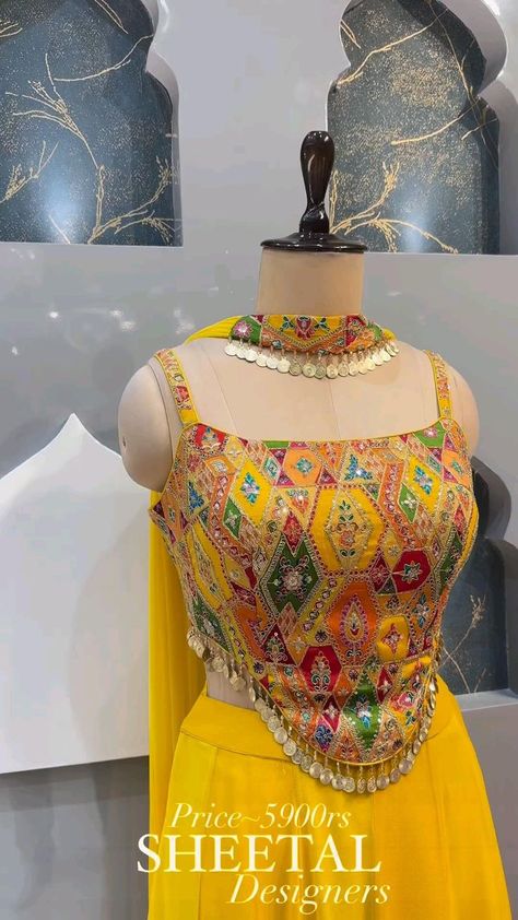 Dresses For Haldi Ceremony, Haldi Dress Ideas, Digital Kurti, Haldi Ceremony Outfit, Haldi Dress, Mehndi Outfit, Haldi Function, Mehndi Outfits, Haldi Outfits