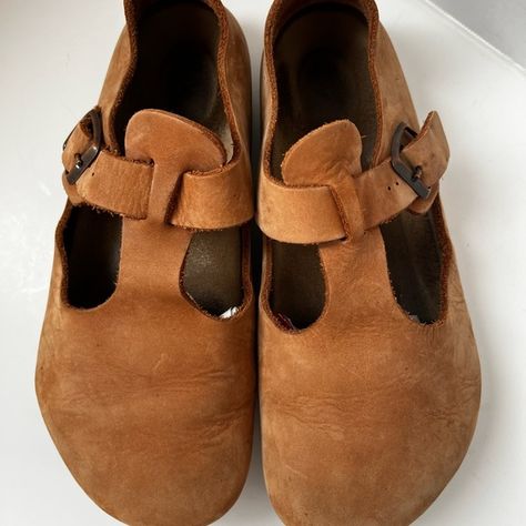 Birkenstock HTF Paris T-Strap Mary Jane Clog suede Brown size 40 Birkenstock Mary Janes, Birkenstock Clog, Birkenstock Clogs, Mary Jane Clogs, Comfy Sandals, Boho Hippie Chic, Bohemian Festival, Birkenstock Shoes, Brass Buckle