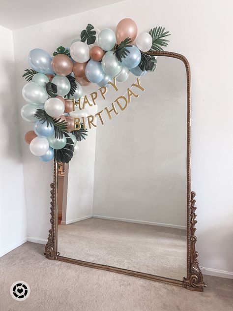 29th Birthday Decorations, Tropical Balloon Garland, At Home Birthday, Artificial Palm Leaves, Birthday Decorations At Home, 18th Birthday Decorations, 25th Birthday Parties, Wedding Background Decoration, Bridal Shower Backdrop