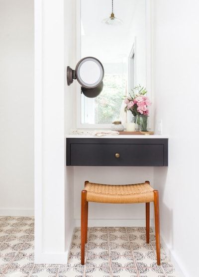 Vanity Ideas for Your Apartment or Small Space | Domino Bathroom Makeup Vanity Ideas, Bathroom Makeup Vanity, Makeup Vanity Ideas, Bathroom Vanity Stool, Amber Interiors Design, Bathroom Makeup, Makeup Vanities, Bathroom With Makeup Vanity, Pretty Bathrooms