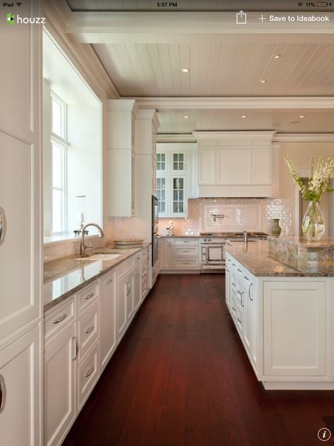 White kitchen. Tropical Kitchen Design, Mahogany Flooring, Tropical Kitchen, Dark Wood Kitchens, Kitchen Design Pictures, Classic White Kitchen, Wood Floor Kitchen, White Floor, New Kitchen Cabinets