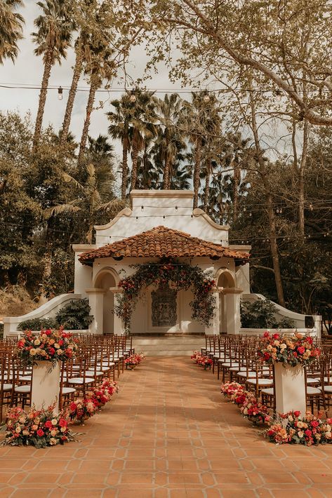 Wedding In Hacienda, Rancho Wedding Venues, Rancho Theme Wedding, Mexican Western Wedding Ideas, Elegant Spanish Style Wedding, Spanish Style Courtyard Wedding, Timeless European Wedding, Wedding Venues Mexican Style, Spaniard Wedding Theme