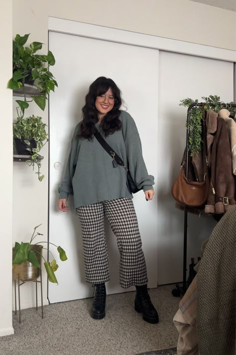 Outfit Inspirations Comfy, Winter Outfits 23, Cute Comfy Business Casual Outfits, Plus Size Winter 2024 Outfits, Wide Leg Checkered Pants Outfit, Science Teacher Outfits High Schools, Eclectic Outfits Midsize, Wide Leg Cords Outfit, Relaxed Pants Women Outfit