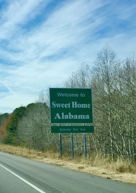 First State Down! Sweet Home Alabama! – Georgia/Alabama Border on I-20 – Waco, Georgia into Muscadine, Alabama – 11/30/2019 Sweet Home Alabama Aesthetic, Alabama Aesthetic, Alabama House Aesthetic, State Of Alabama, Alabama Signs Wooden, Alabama Architecture, Alabama Country Side, Alabama Scenery, Huntsville Alabama