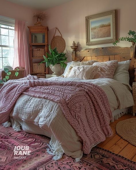 Pink Dream Bedroom, Blush Pink Bedroom, Feminine Home, Rose Bedroom, Brown Rooms, Cosy Room, Bedroom Remodel, Warm Lighting, House Bedroom