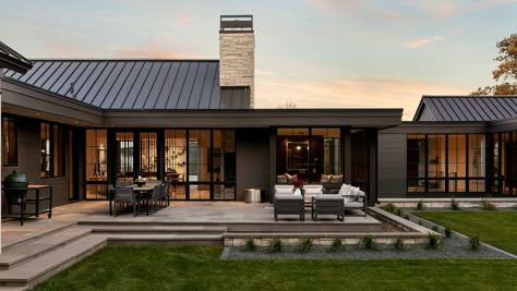 Dakota Prairie Residence - PKA Architecture (en-US) Prairie Home, Prairie Style Houses, Modern Barn House, Modern Barn, Prairie Style, Dream House Exterior, Residential Architecture, Home Exterior, New Build