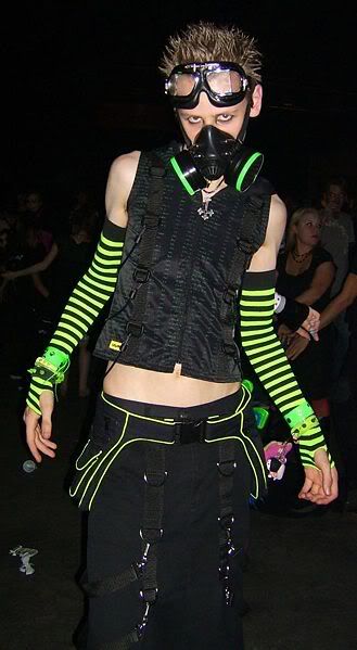 Raver Outfits, Cybergoth Fashion, Shoes Tutorial, Rave Fit, Scene Boys, Denim Baby, Outfits 2000s, Punk Clothing, Rave Fashion