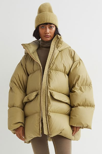 Nyc Fashion Winter, Best Puffer Jacket, Winter Jacket Outfits, Puffer Jacket Outfit, Oversized Puffer, Winter Puffer Jackets, Coat Trends, Down Puffer Coat, Puffer Jacket Women