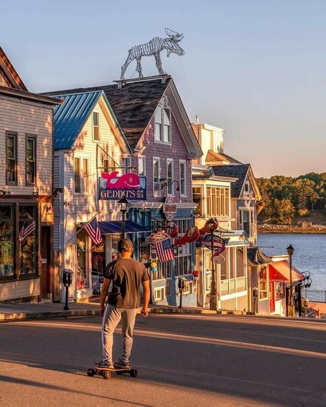 Maritime Aesthetic, Naples Maine, Maine Aesthetic, Lucy Score, Maine Beaches, England Aesthetic, Maine Living, Harbor Town, Bar Harbor Maine