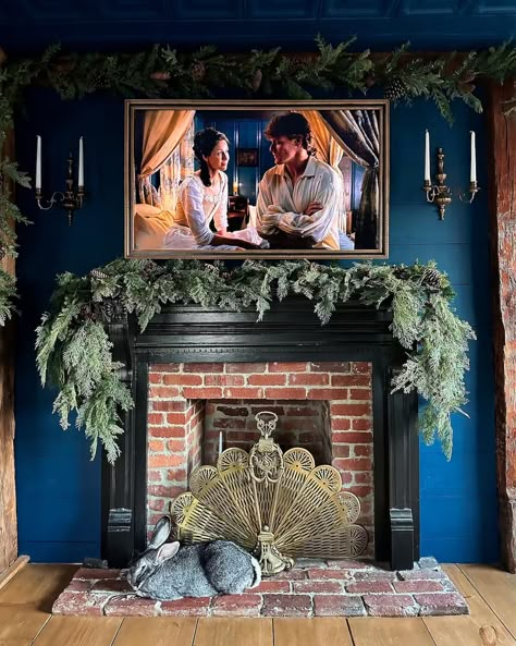 Meet the ‘Outlander’ Fan Making Over Her Home to Match Sets From the Hit Period Drama - Dwell Outlander House, Outlander Style, Southern Colonial, Moody Living Room, Scottish Homes, Outlander Fan, The Outlander, Inspirational Photos, Living Room Grey