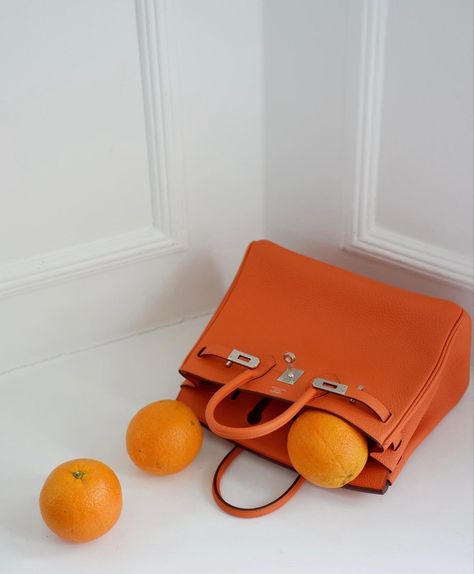 Orange Bag Aesthetic, Hermes Orange Bag, Orange Birkin, Hermes Birkin Orange, Hermes Orange, Orange Boxes, Bags Aesthetic, Orange Bag, Hermes Birkin