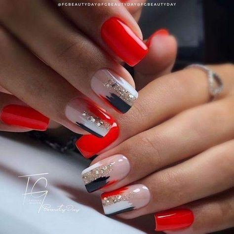 Red Short Acrylic Nails, Bright Red Nails With Design, Red Nails 2023, Short Red Nails Design, Summer Nails Art, Bright Nail Art, Bright Nail Designs, Red Gel Nails, Red Acrylic Nails