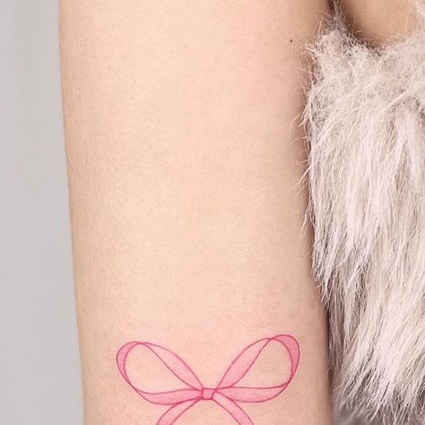 seoyeonnie💕 on Instagram: "matching bow tattoos 🎀💛 . . . . . #pinktattoo #bowtattoo #ribbontattoo #cutetattoo #kawaiitattoo #nyctattoo #tattoonyc #finelinetattoo #matchingtattoos #y2ktattoo #coquette #tattooideas ty for coming 🎀" Pink Bow Tattoos, Bow Tattoos, Nyc Tattoo, Pink Tattoo, Tattoo Back, Ribbon Tattoos, Bow Tattoo, Kawaii Tattoo, Pretty Designs