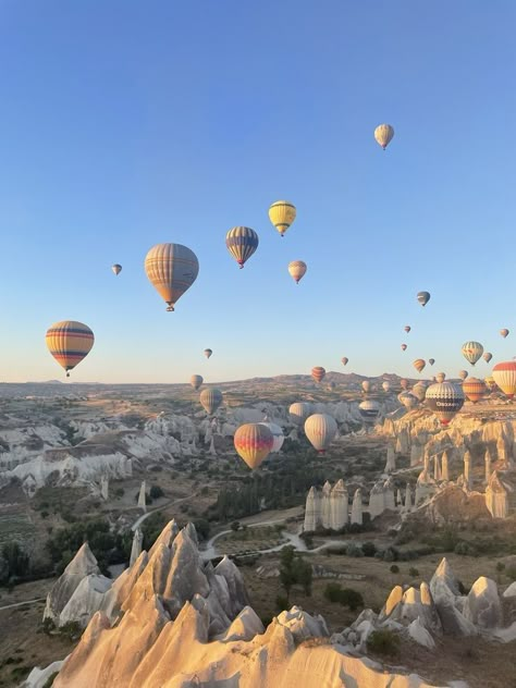 Hot Air Balloon In Cappadocia, Hot Air Balloon Ride Aesthetic, Bucketlist Aesthetics, Hot Air Balloon Date, Hot Air Balloon Aesthetic, Cappadocia Hot Air Balloon, Hot Air Balloon Ride, Hot Air Balloon Rides, Hot Air Balloons