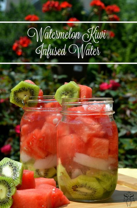 Watermelon Kiwi Infused Water Kiwi Infused Water, Drink Refreshers, Watermelon Infused Water, Water Infusion, Infused Waters, Fruit Infused Water Recipes, Flavored Water Recipes, Detox Waters, Lemon Diet