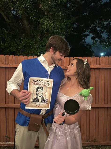 Couples Costume Ideas Brunette, Halloween Costumes With Couples, Couples Halloween Costume For Brunettes, Couples Halloween Costume Iconic, Rapunzel And Flynn Couples Costume, Couple Halloween Costumes Rapunzel And Flynn, Flynn Rider Diy Costume, Cute Couple Ideas For Halloween, Cute Halloween Ideas For Couples