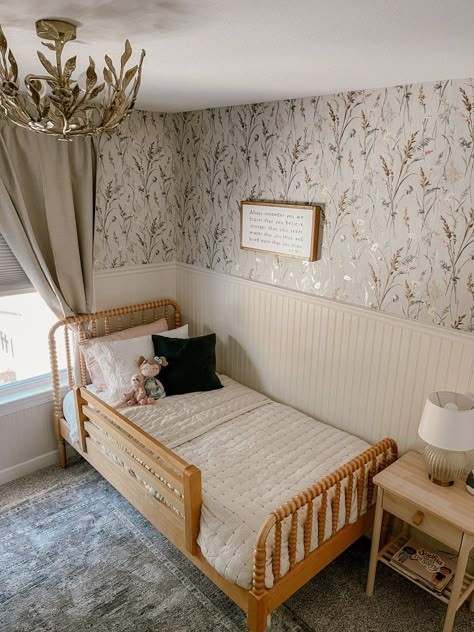 Creating a Big Girl Room for Our Toddler - Vintage Toddler Rooms, Wallpaper In Home, Girls Bedroom Vintage, Vintage Girls Rooms, Rock Wallpaper, Boho Decor Ideas, Japandi Living Room, Toddler Bedroom Girl, Big Girl Bedrooms