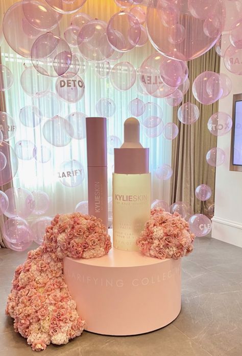 Launch Event Ideas, Business Launch Party, Kylie Jenner Modeling, Photowall Ideas, Event Booth Design, Activation Ideas, Kylie Skin, Brand Launch, Sparkly Mini Dress