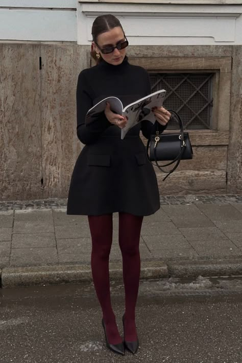 fall inspo outfits, fall 2024 outfits, fall outfit inspo, fall outfit, burgundy outfit, burgundy outfit ideas, maroon outfit, trendy fall outfits, burgundy tights Maroon Tights Outfit, Outfit Bordeaux, Female Office Outfits, Burgundy Tights Outfit, Burgundy Skirt Outfit, Colour Tights, Burgundy Tights, Female Office, Old Money Fashion