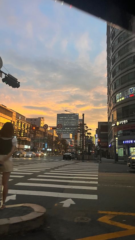 Seoul Daytime, Seoul Morning, Korean Sunset, Korean Road, Seoul Sunset, Korea View, City Life Aesthetic, Sunset Road, Korea Wallpaper