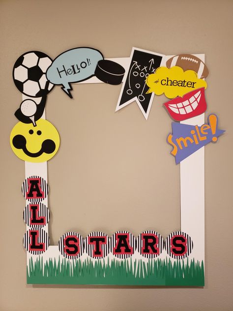 Photo Frame Booth Ideas, Event Photo Booth Ideas, Photo Booth Ideas For School, Preschool Photo Booth Ideas, Field Day Photo Booth Backdrop, Selfie Stand Ideas, Photo Booth Ideas School Events, Selfie Booth Ideas For School, Sports Decoration Ideas