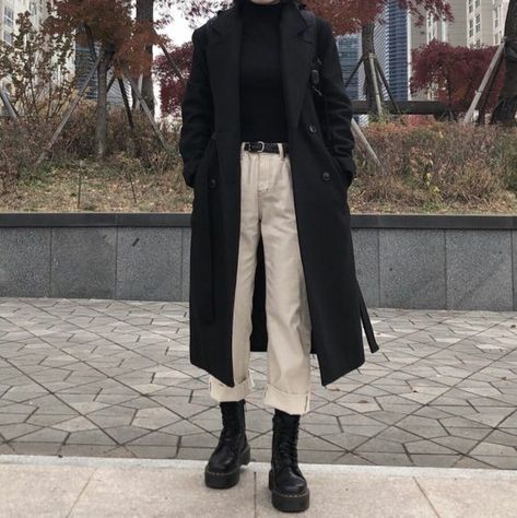 Korean Outfit Street Styles Black, Dark Academia Aesthetic Outfit, 00s Mode, Dark Academia Outfits, Dark Academia Outfit, Academia Outfits, Dark Academia Fashion, Academia Fashion, Mode Inspo