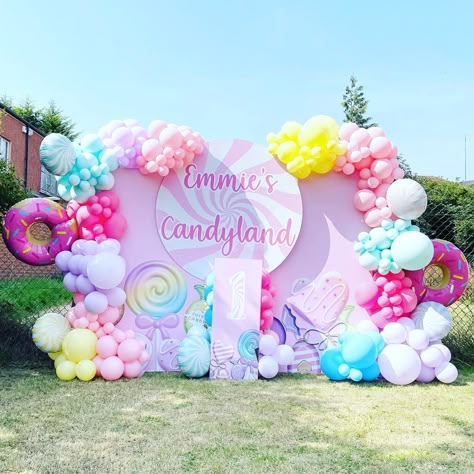 Candy Theme Birthday Decoration, Candyland Balloon Backdrop, Candyland Backdrop Ideas, Candy Land Theme Decorations, Candyland Theme Party Decorations, Candyland Birthday Theme, Candy Land Backdrop, Candyland Photoshoot, Candy Land Theme Party