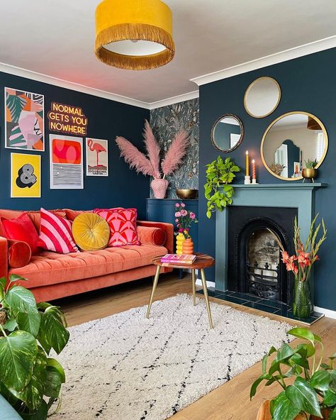 Funky Living Rooms, Furnitur Ruang Keluarga, Colourful Living Room Decor, Colourful Living Room, Deco Retro, Eclectic Living Room, Inspire Me Home Decor, Creative Stuff, Future Family