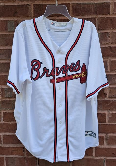 Atlanta Braves Majestic Cool Base Baseball Jersey White Button Up Men XL Team White Button Up Men, Mens Baseball Shirts, Softball Outfits, White Button Up, Baseball Softball, Baseball Shirts, Baseball Jersey, Baseball Jerseys, Atlanta Braves